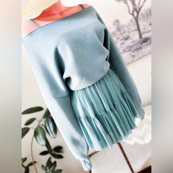 Blogilates Balletcore Mornings & Slow Dreaming Light Off Shoulder Sweatshirt - Picture 3 of 6